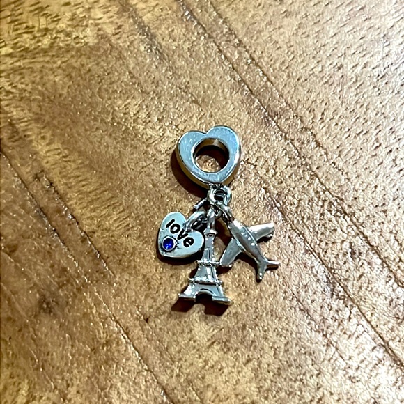 TRAVEL LOVERS PARIS BRACELET CHARM - Picture 2 of 2